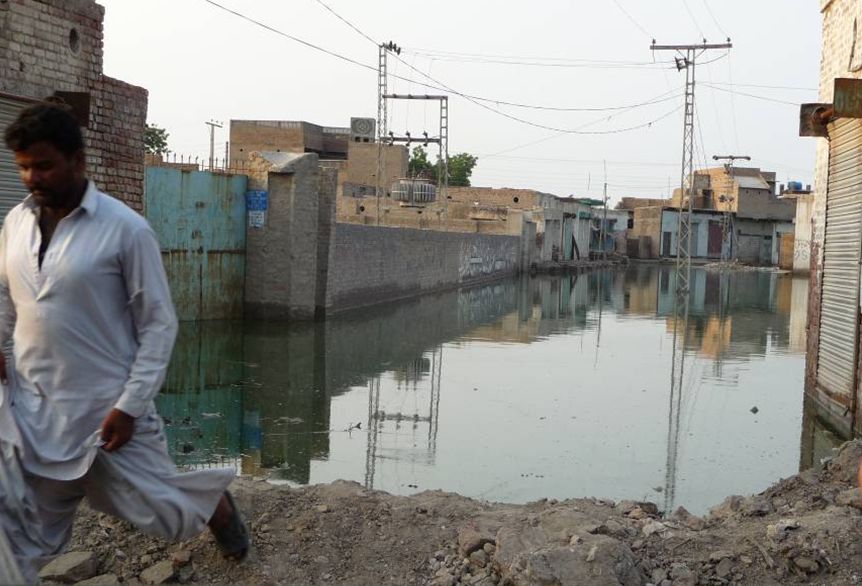 パキスタン水害被災地、隣県ジャコババード